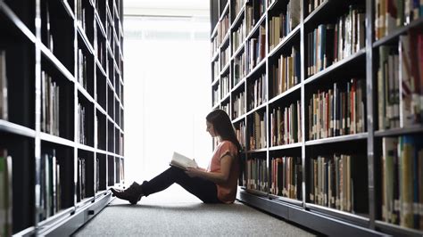 10 Books every college-bound student should read