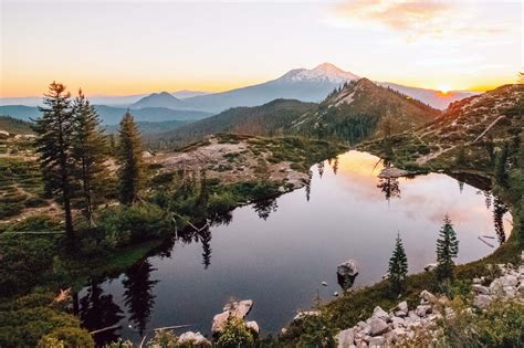 Backpacking to Heart Lake in Mt. Shasta - Fresh Off The Grid