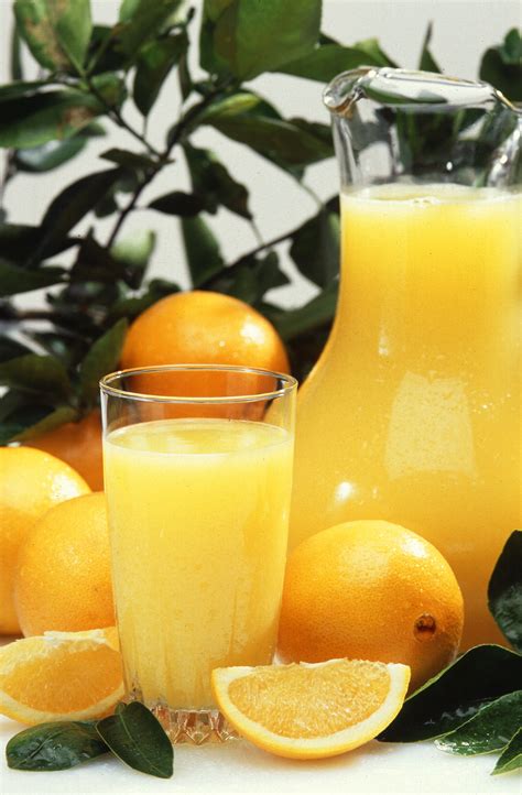 File:Oranges and orange juice.jpg - Wikipedia