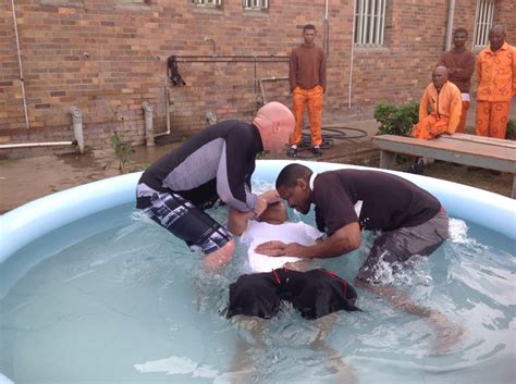 Ponds, lakes, oceans, pools: Baptism around the world | Baptist Press