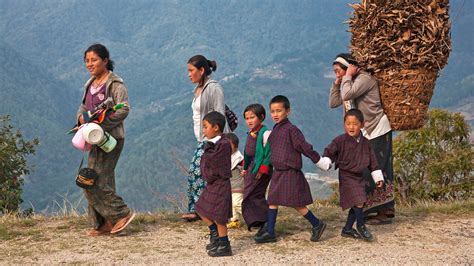 Eastern Bhutan Tour: Textile Tours, Village Life, Buddhism