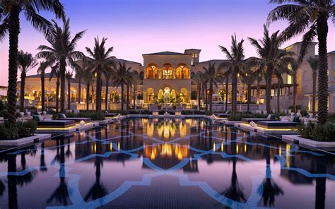 Luxury Hotels In Dubai You Need To Try | Luxsphere Magazine