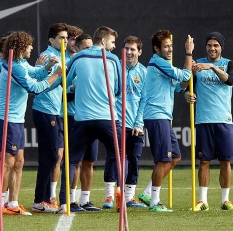 FC Barcelona team training | Barcelona training, Barcelona team, Team ...