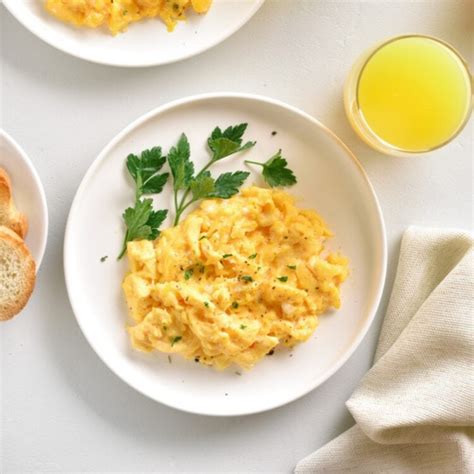 Gordon Ramsay Scrambled Eggs (Foolproof Recipe) - Insanely Good