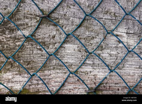 Diamond mesh fence hi-res stock photography and images - Alamy