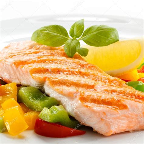 Grilled salmon and vegetables — Stock Photo © gbh007 #33359379