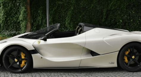 White LaFerrari Aperta Black Alcantara Seats yellow Piping – Agent4Stars.com