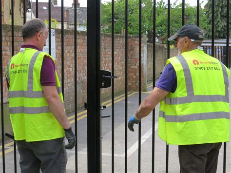 COMMERCIAL GATES - Security gates R Us | London