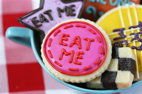 Alice in Wonderland 'Eat Me' Cookies | Rosanna Pansino