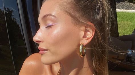 Hailey Bieber Just Wore The Perfect Soft Pink Eyeliner