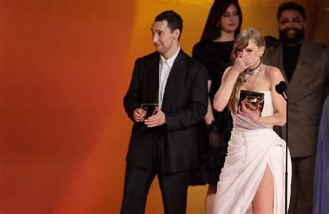 Taylor Swift doesn’t thank Travis Kelce in Grammys 2024 acceptance speeches