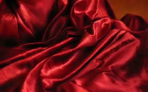 Velvet Fabric: Different Types of Velvet Fabric and Uses | Utsavpedia