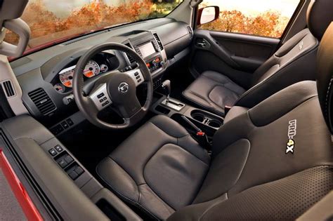 2017 Nissan Frontier Interior Pictures