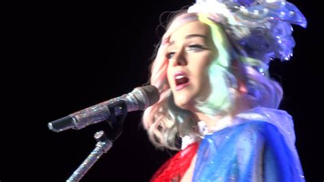 Katy Perry - Unconditionally [Live Santiago Chile 06-Oct-2015] - YouTube