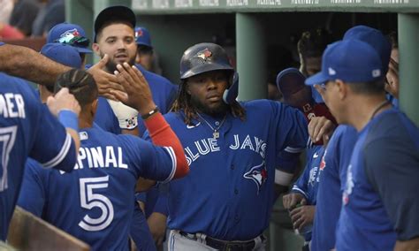 Toronto Blue Jays vs. Boston Red Sox odds, tips and betting trends ...