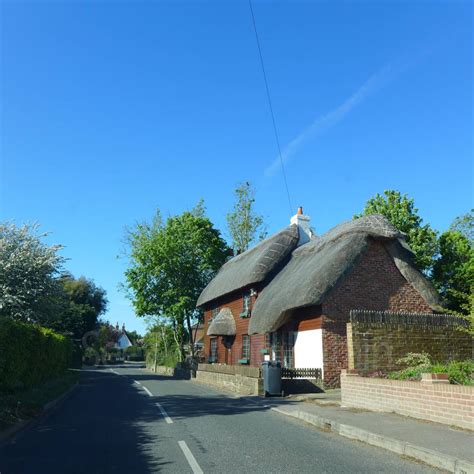 Pictures of Hayling Island (island),Hampshire PO11 0LW - See Around Britain