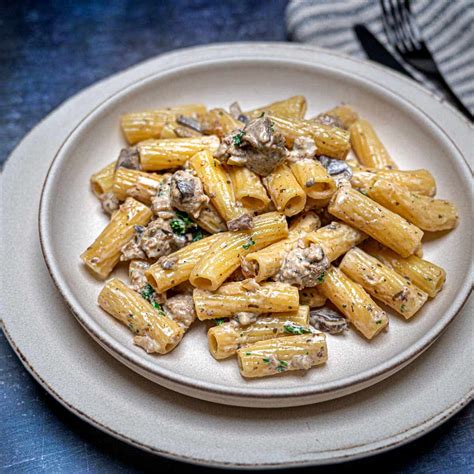 Pasta alla Boscaiola (Creamy Italian Sausage Pasta) – Skinny Spatula