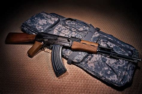 AK-47 vs M16 Rifle - Difference and Comparison | Diffen