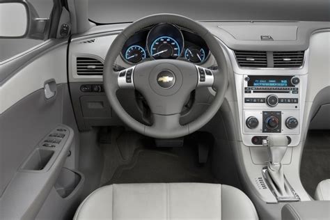 2009 Chevrolet Malibu Interior Pictures