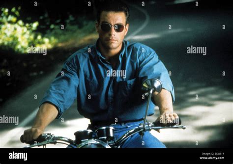 NOWHERE TO RUN (1993) JEAN-CLAUDE VAN DAMME NTR 065 Stock Photo ...