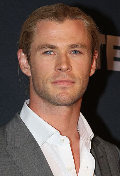 Chris Hemsworth Height Weight Age Shoe Size