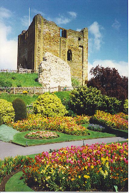 Guildford Castle and Gardens © Colin Smith :: Geograph Britain and Ireland