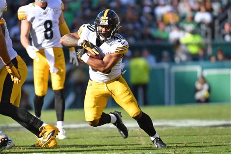 Pittsburgh Steelers RB Jaylen Warren Expects to Return for Falcons Game ...