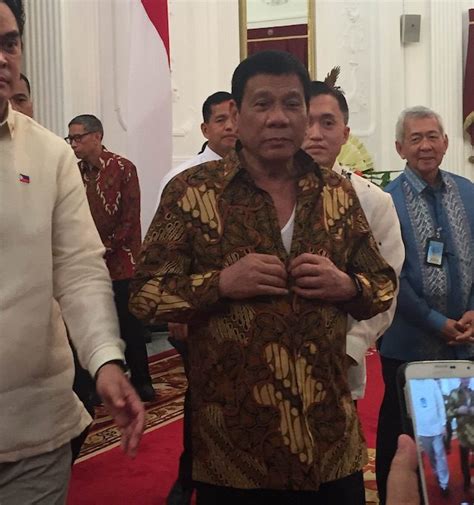 LOOK: President Duterte dons traditional Indonesian batik