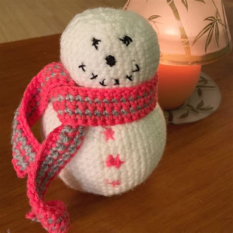 Amigurumi Snowman Pattern | Fun Family Crafts