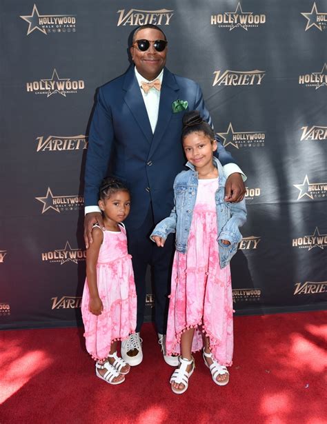 Here's how Kenan Thompson scores cool points with his daughters