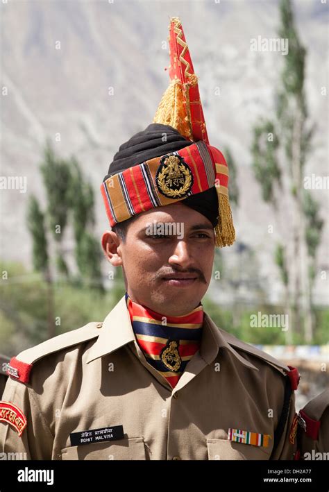 Border security force bsf soldier hi-res stock photography and images - Alamy