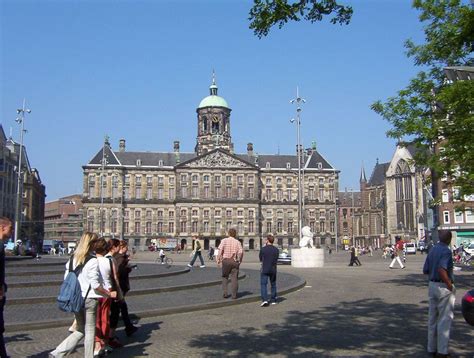 Dam Square in Amsterdam | Amsterdam.info