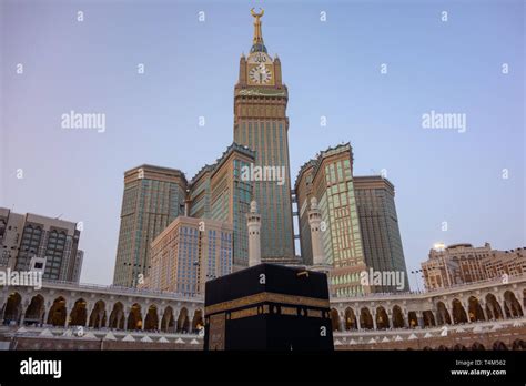 Skyline with Abraj Al Bait (Royal Clock Tower Makkah) in Mecca, Saudi Arabia Stock Photo - Alamy