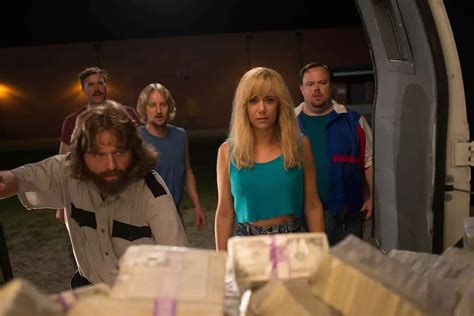 ‘Masterminds’ Review: A Painfully Dense Comedy With a Great Cast