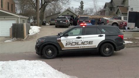 Officers hurt while arresting stolen vehicle suspect, Sioux Falls ...