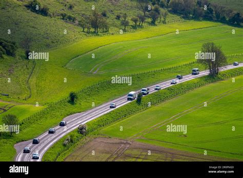 Mid-afternoon traffic on the A280, Longfurlong road, between Findon and ...