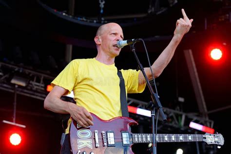 The Presidents of United States of America (band) Performs at FIB ...