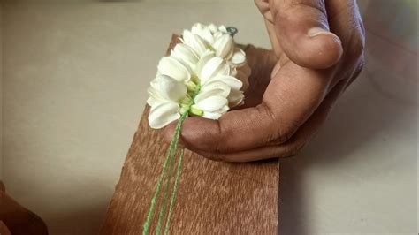 Simple way to tie jasmine flower/Beginners flower garland making method ...