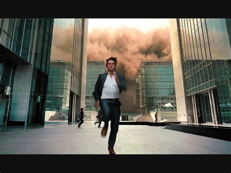 PsBattle: Tom Cruise running from a sandstorm : r/photoshopbattles