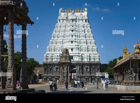 Visitors throng to the beautiful Kanchi Kamakshi Hindu temple in ...