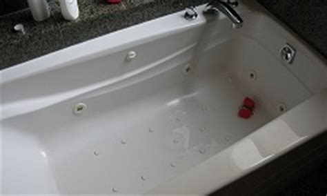 How to Clean Bathtub Jets | HowStuffWorks