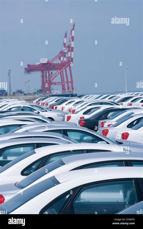 cars parking in lot be fulled Stock Photo - Alamy