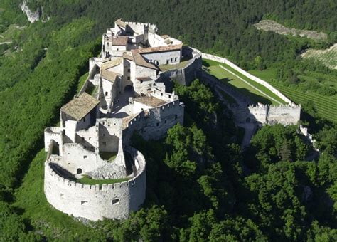 The 8 castles to visit in Trentino - Trentinovacanze