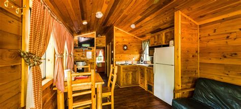 Deluxe Cabin (Full Bath with Shower) Pictures - Port Huron KOA Resort Campground (Kimball Camping)