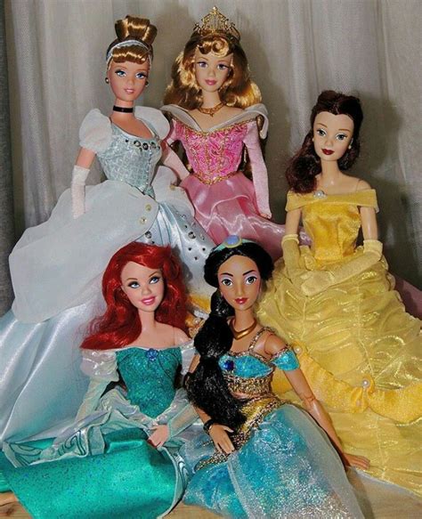 Pin by Sohemi Poggi on Dolls | Barbie princess, Disney princess wallpaper, Disney