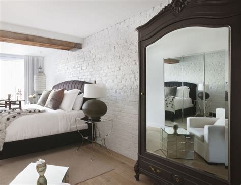 Feng Shui Tips for a Mirror Facing the Bed