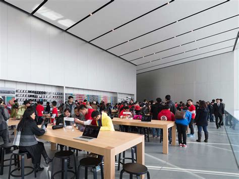 New Apple Store in China has a free-floating second floor