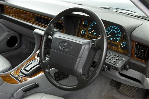 1986-94 Jaguar Sovereign (XJ40) | Jaguar, Car interior, Automobile