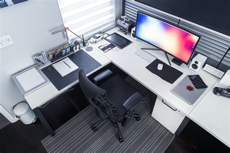 40 Workstation Setups That We Really Like