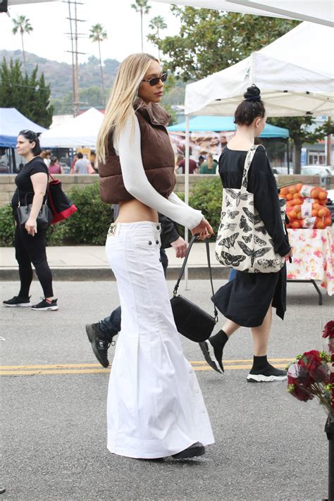 Alexis Ren – Shopping at the local farmers market in Los Angeles – GotCeleb